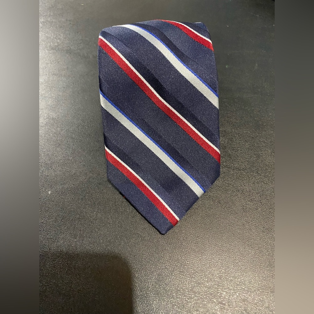 Elegant Striped Tie in Navy, Red, and Gray